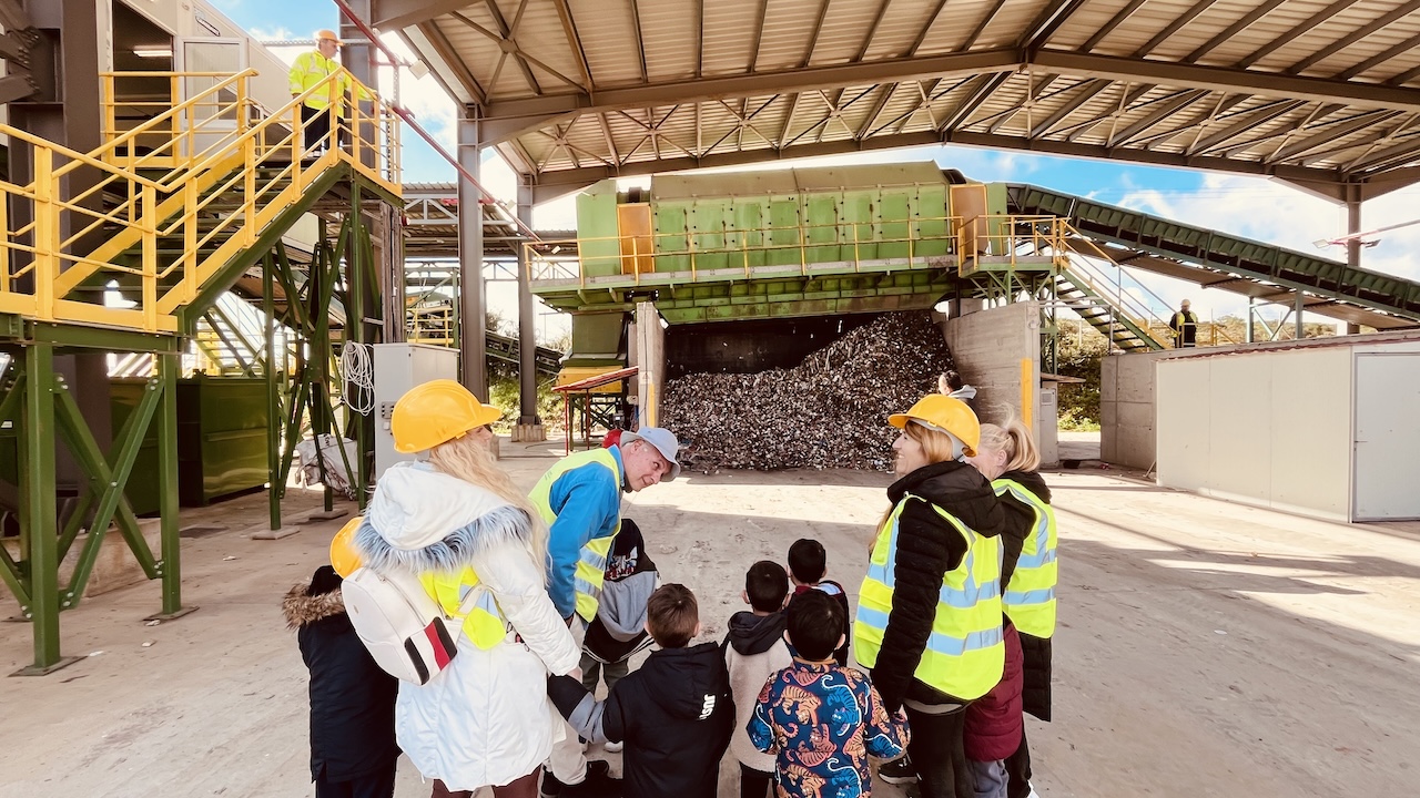 Νηπιαγωγείο Αγίας Θέκλης: Εκπαιδευτική επίσκεψη στη Μονάδα Διαχείρισης Απορριμμάτων Κεφαλονιάς [εικόνες]