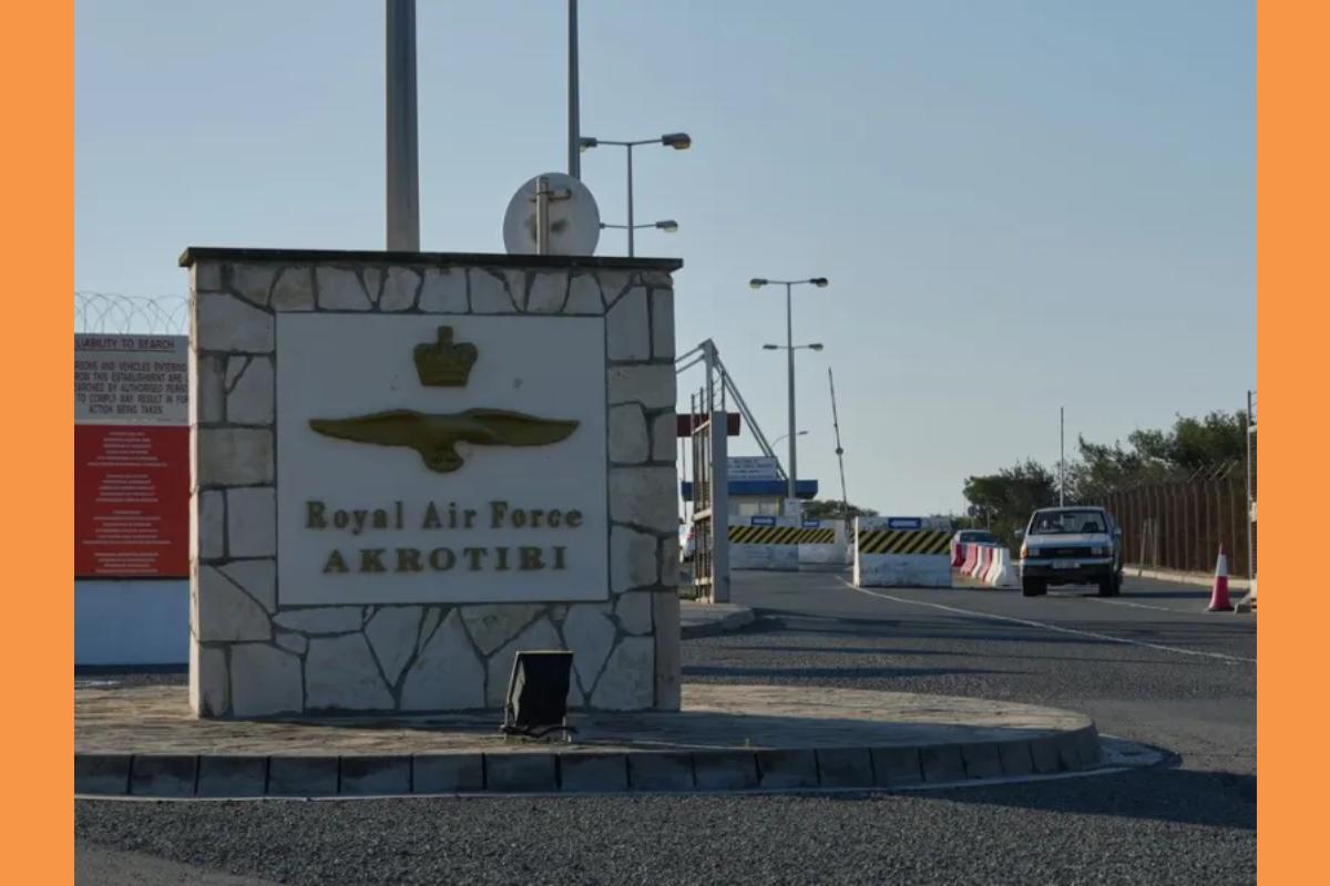 Συναγερμός στην Κύπρο – Εκκενώνονται οι βάσεις σε Ακρωτήρι και Δεκέλεια – Βίντεο