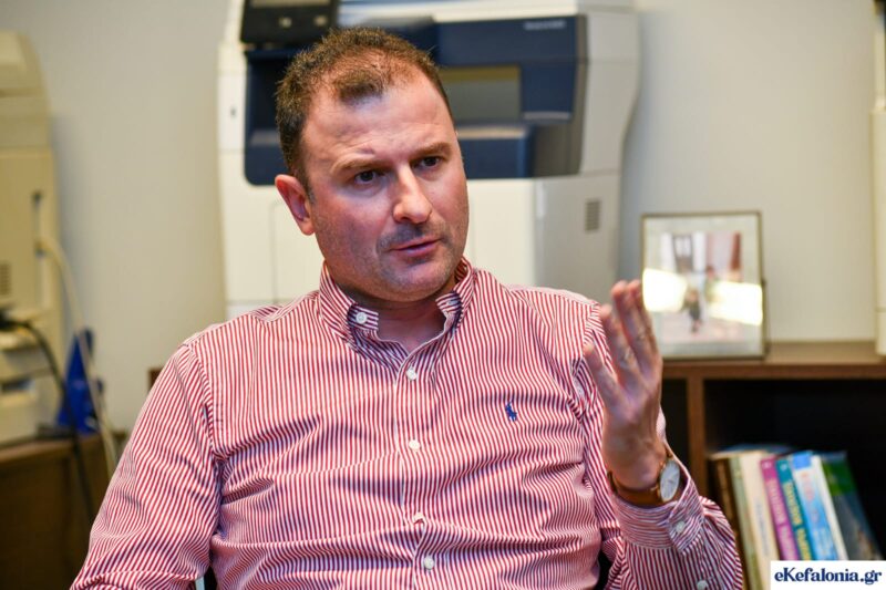 Τάσος Καλογηράτος: «Ξανά στους επαγγελματίες το βάρος των τελών καθαριότητας»