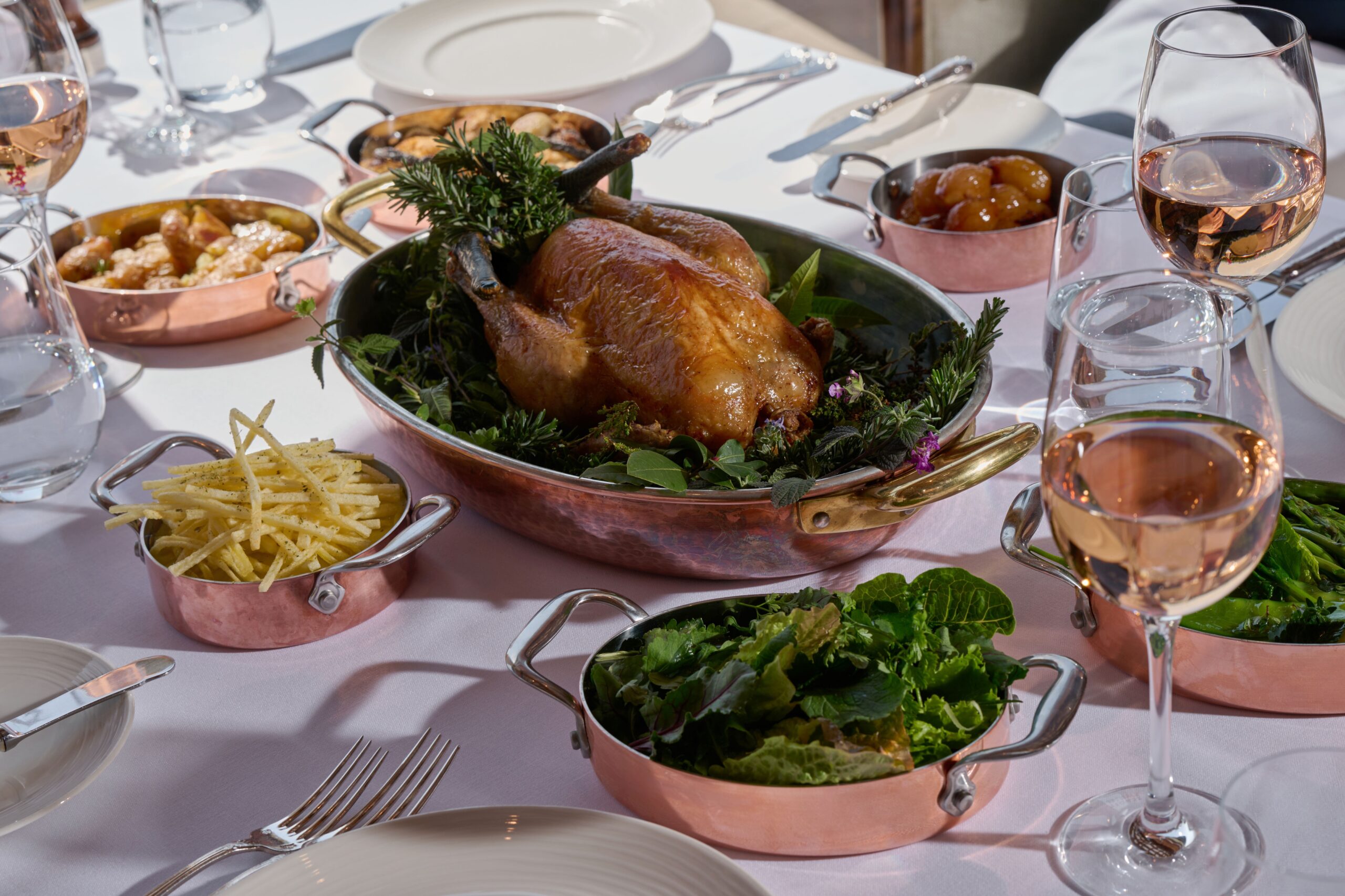 «The Grand Weekend Roast» στο GB Roof Garden του Ξενοδοχείου Μεγάλη Βρεταννία