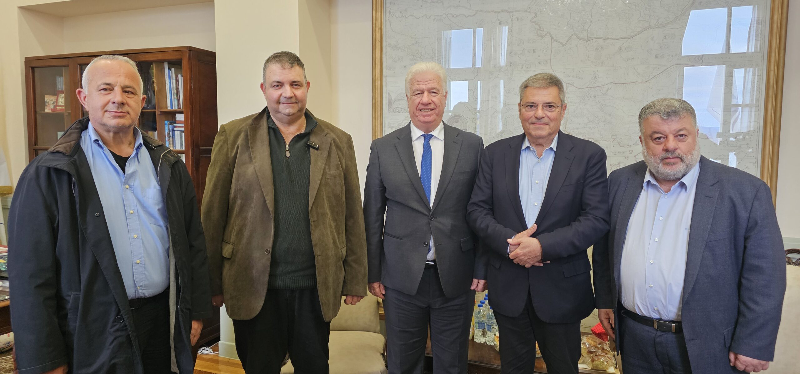 Τρεπεκλής – Καππάτος – Δήμαρχοι: Κοινός σχεδιασμός για την επόμενη μέρα της Κεφαλονιάς