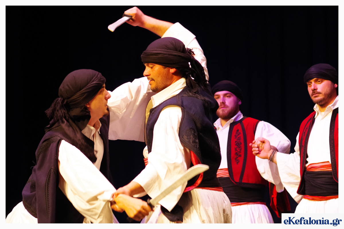 Ξεχώρισε η νέα χορωδία και η αναφορά στο Μεσολόγγι στην εκδήλωση του Λυκείου Ελληνίδων [εικόνες]