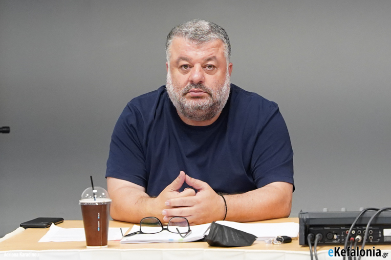 Αμήχανη απάντηση Μιχαλάτου στη φυγή Αντζουλάτου: «Του ευχόμαστε καλή επιτυχία και καλή συνέχεια»