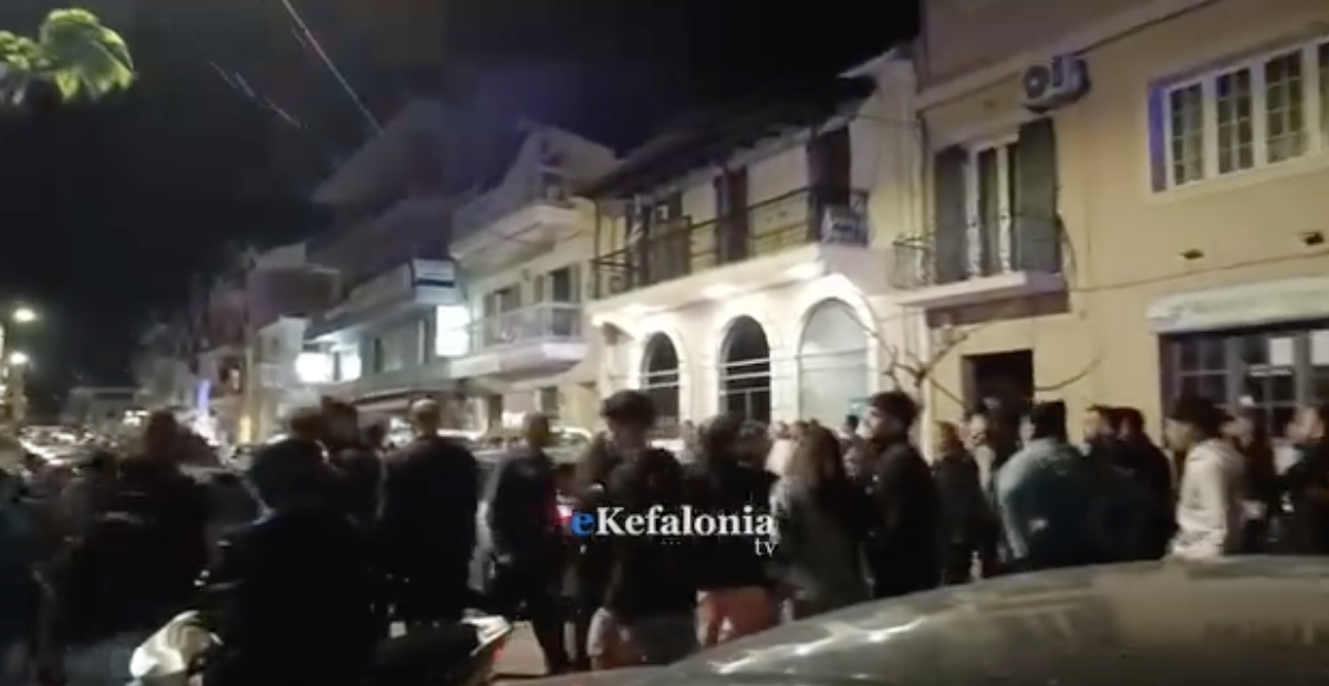 «Δολοφόνοι» φώναζε το πλήθος στους 3 προφυλακισθέντες – Τους έβγαλαν από την πίσω πόρτα  Βίντεο ντοκουμέντο