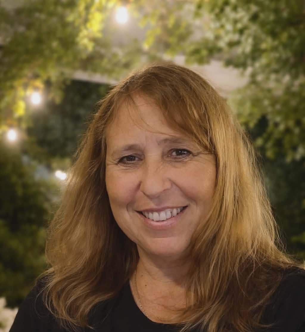 Ευχαριστήριο για τη συμπαράσταση στην απώλεια της μητέρας μας Μέμης Κόμητα