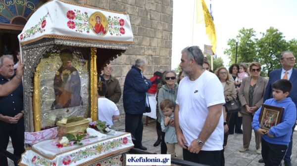 Έφτασε η εικόνα της Παναγίας των Σισσίων στο Κάστρο -Ένα έθιμο από το 1676 [εικόνες +βίντεο]