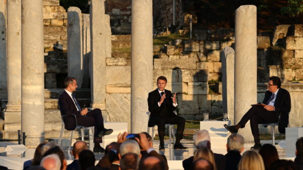 «Ελλάς – Γαλλία, Συμμαχία»: Εμβάθυνση των στρατηγικών σχέσεων – Το Σάββατο η υπογραφή συμφωνιών από Μητσοτάκη και Μακρόν