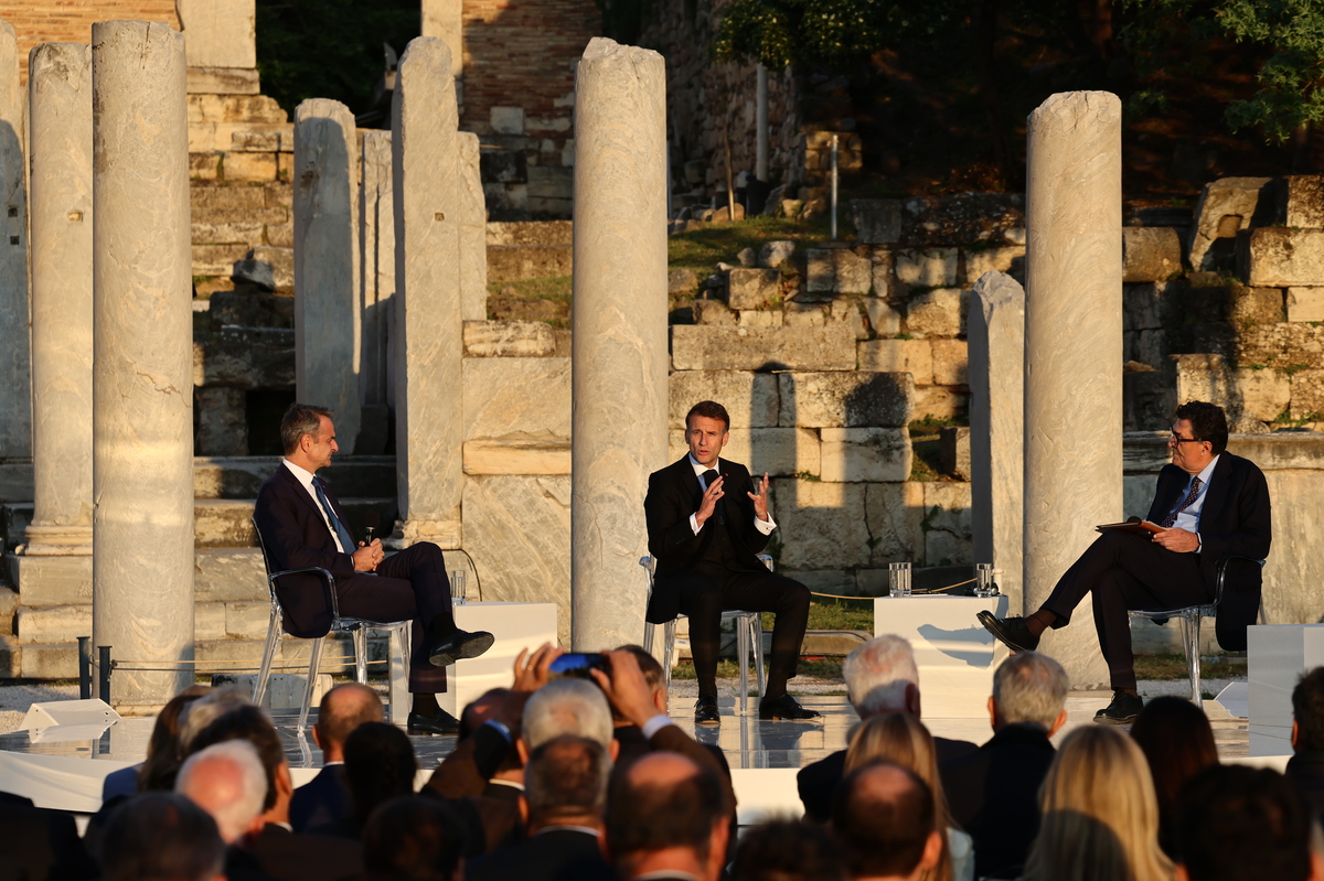 «Ελλάς – Γαλλία, Συμμαχία»: Εμβάθυνση των στρατηγικών σχέσεων – Το Σάββατο η υπογραφή συμφωνιών από Μητσοτάκη και Μακρόν