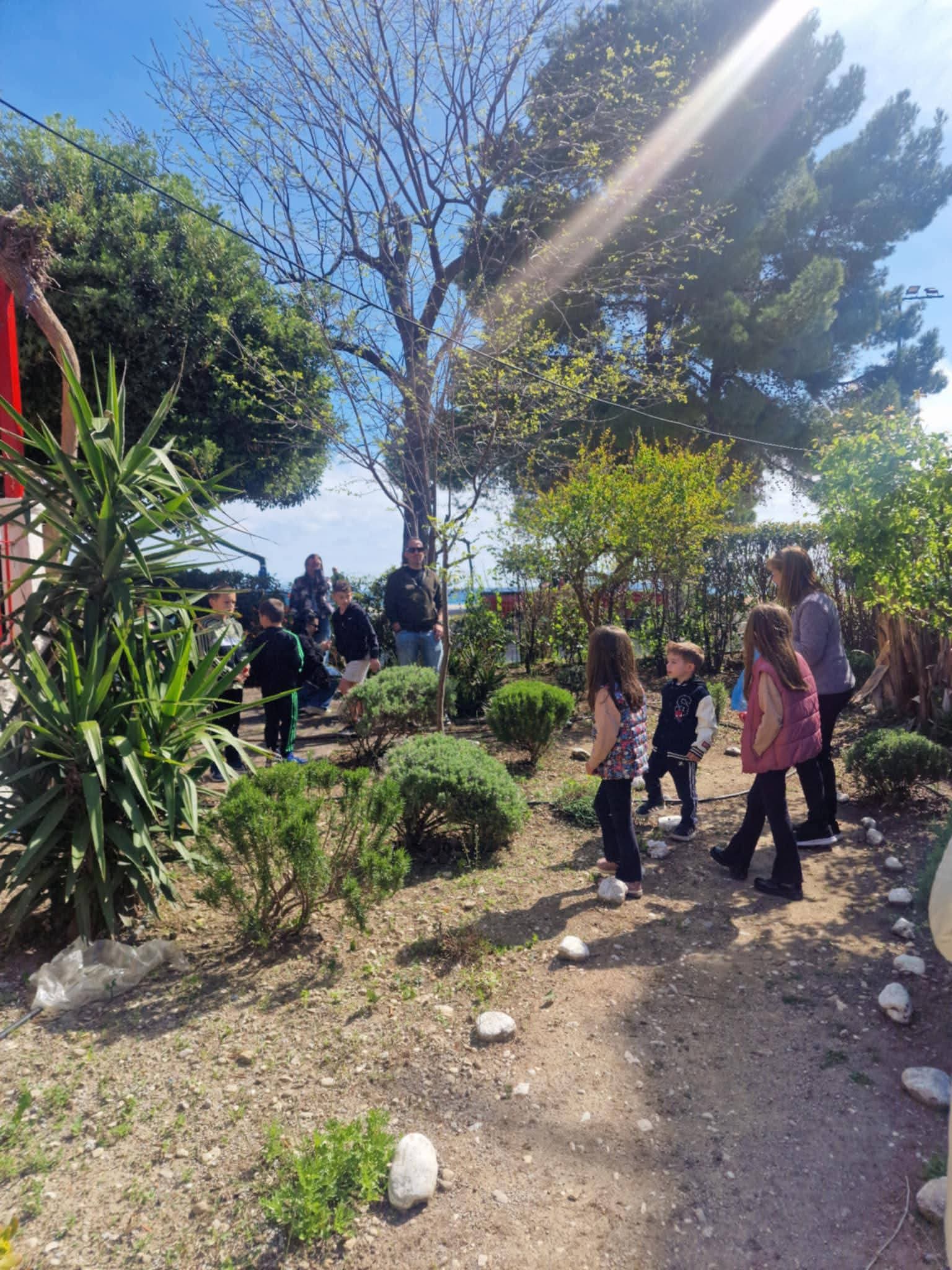 Ένα μαγικό Πασχαλινό Κυνήγι Αυγών με τον Γιγάντιο Λαγό ενθουσίασε τα παιδιά στον Πόρο