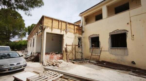 Εργοτάξιο εξακολουθεί να είναι το κτήριο του Κέντρου Υγείας Σάμης