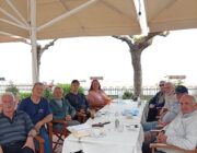 Ιστορική ενημέρωση του πρώην Δημάρχου Ανδρέα Ζαπάντη προς τους διοργανωτές της εκδήλωσης για το Υποβρύχιο Περσέας στον Πόρο Κεφαλονιάς