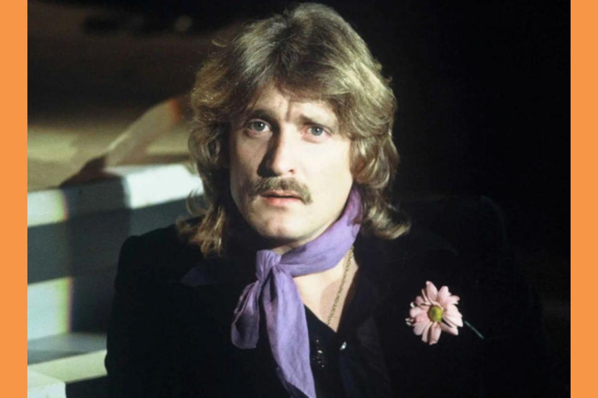 Κριστόφ Γάλλος τραγουδοποιός, ερμηνευτής των μεγάλων επιτυχιών «Οh Mon Αmour» και «Aline», ιδιαίτερα δημοφιλής στη χώρα μας τη δεκαετία του ’70.