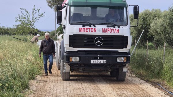 Ληξούρι: Ολοκληρώθηκε η τσιμεντόστρωση στην Κουνόπετρα – Συνεχίζεται η αγροτική οδοποιία