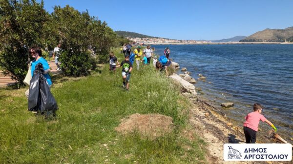 Μαζικός καθαρισμός στον Κούταβο –Μήνυμα ευθύνης από τους εθελοντές [εικόνες]