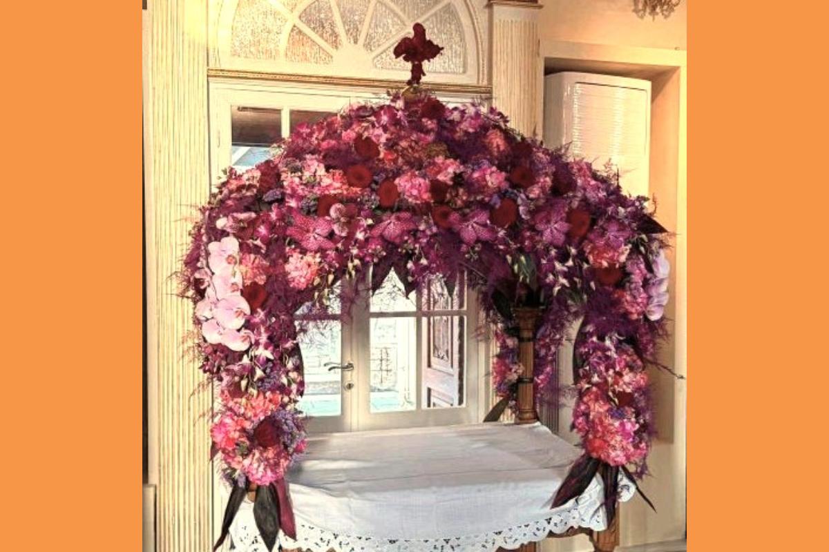 Μεγάλη Παρασκευή στο Αργοστόλι: Οι στολισμένοι Επιτάφιοι των εκκλησιών σε εικόνες