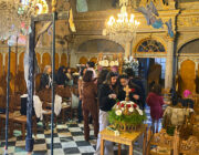 Ο στολισμός του Επιταφίου στα Δαυγάτα.