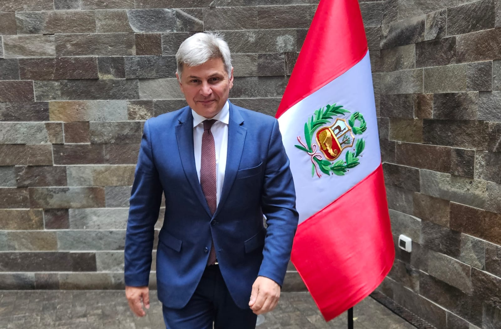 Οι ευχές Φαραντούρη απ’ το Περού – συνάντηση με την Ελληνική διασπορά