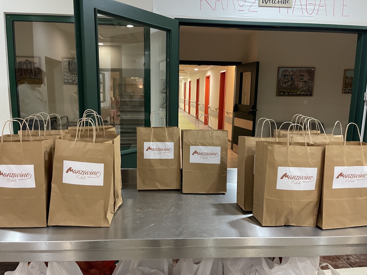 ΟΝΝΕΔ Κεφαλονιάς: Οι αγρότες του νησιού δεν μιλούν, προσφέρουν – 184 κιλά κρέας στο Γηροκομείο Αργοστολίου [εικόνες]