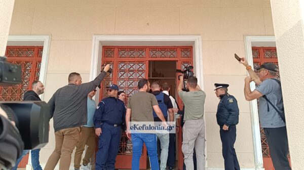 Οργή και θλίψη στην Κεφαλονιά για τον θάνατο της Μυρτώς – Στο «μικροσκόπιο» ο ρόλος του 66χρονου που της έστειλε χρήματα