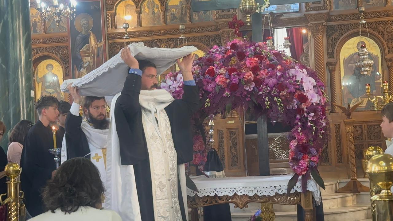 Σε συγκινησιακό κλίμα η Ακολουθία της Αποκαθηλώσης στην Μητρόπολη [εικόνες +βίντεο]