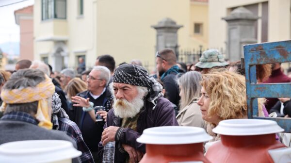 «Στεγνώνει» από προμήθειες η Λέσβος: Για έκτη ημέρα κλειστό το λιμάνι της Μυτιλήνης – Μπλόκο στον Μεσότοπο