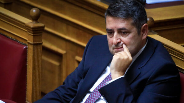 Στον Eυαγγελισμό συνεχίζει να νοσηλεύεται για πέμπτη ημέρα ο Γιώργος Μυλωνάκης – Σταθερή αλλά κρίσιμη η κατάσταση της υγείας του