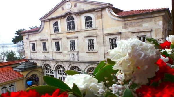 Τη στήριξη Πατριαρχείων και κληρικών της Ομογένειας με νομοσχέδιο εντός του μήνα, ανακοίνωσε η Σοφία Ζαχαράκη