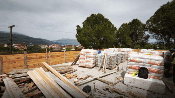 Το poulatakefalonias στο εργοτάξιο του Κ.Υ. Σάμης. Πότε αναμένεται να ολοκληρωθεί το έργο.