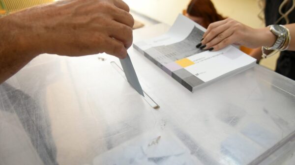 Δημοσκόπηση Marc: Πρώτο κόμμα η ΝΔ με ποσοστό 28,7%, ακολουθεί το ΠΑΣΟΚ με 11,1%