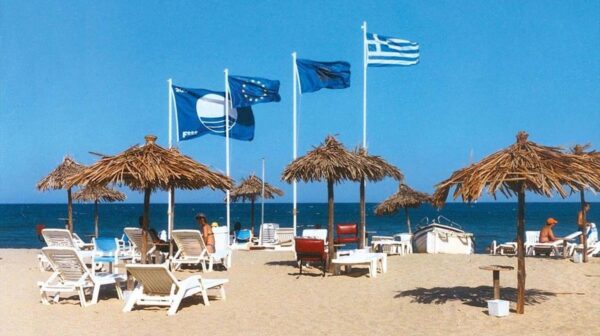 Γαλάζιες σημαίες: Αυτές είναι οι 13 παραλίες της Κεφαλονιάς που βραβεύθηκαν φέτος – Εκτός λίστας 2 παραλίες