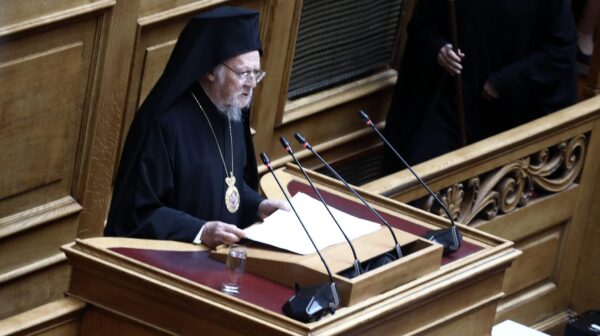 Ιστορική επίσκεψη και ομιλία του Οικουμενικού Πατριάρχη στη Βουλή ύστερα από 27 χρόνια