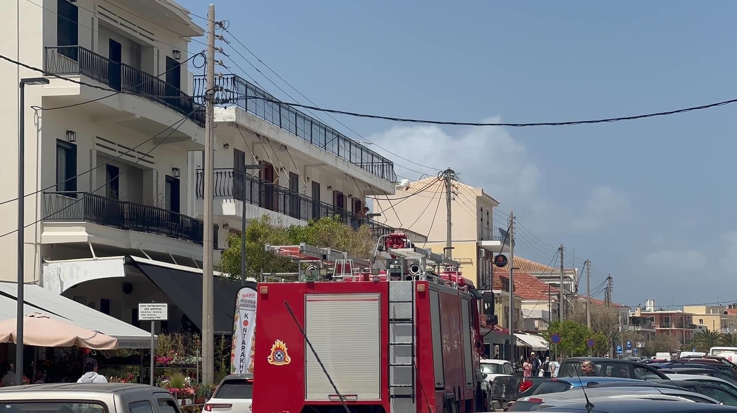 Κυκλοφοριακό χάος στην παραλιακή του Αργοστολίου – «Κόλλησε» και η Πυροσβεστική [βίντεο]