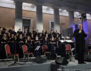 Μια ξεχωριστή μουσική βραδιά στον νότιο προαύλιο χώρο του Κοινοβουλίου.