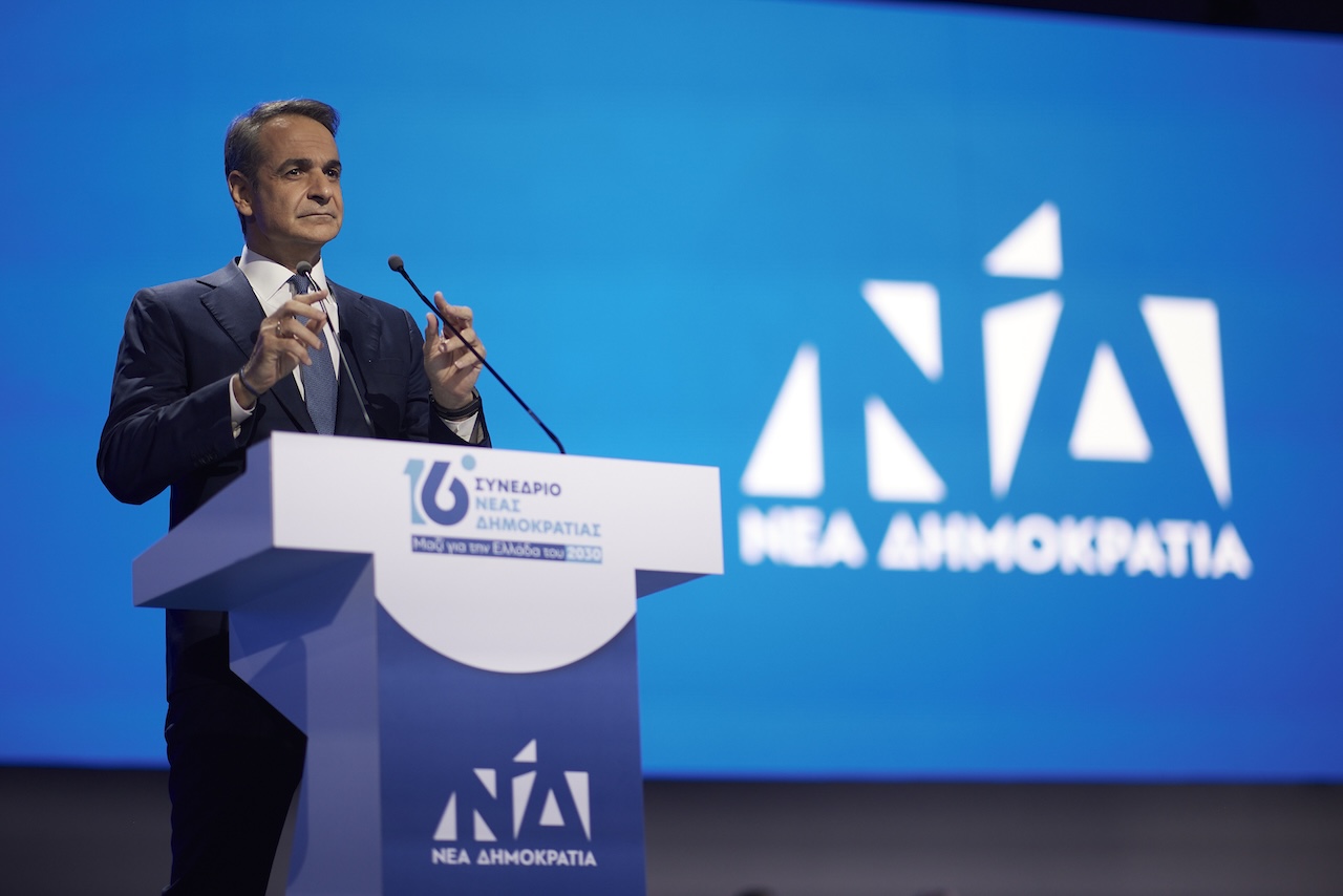 Mητσοτάκης στο 16o Συνέδριο της ΝΔ: Το 2027 οι Έλληνες θα επιλέξουν ποιον θέλουν να τους εκπροσωπεί στην προεδρία της ΕΕ