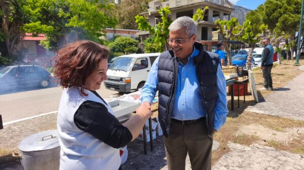 Ο Πόρος Κεφαλονιάς γιόρτασε την Πρωτομαγιά με τον μεγαλύτερο «Μάη» για ρεκόρ Γκίνες