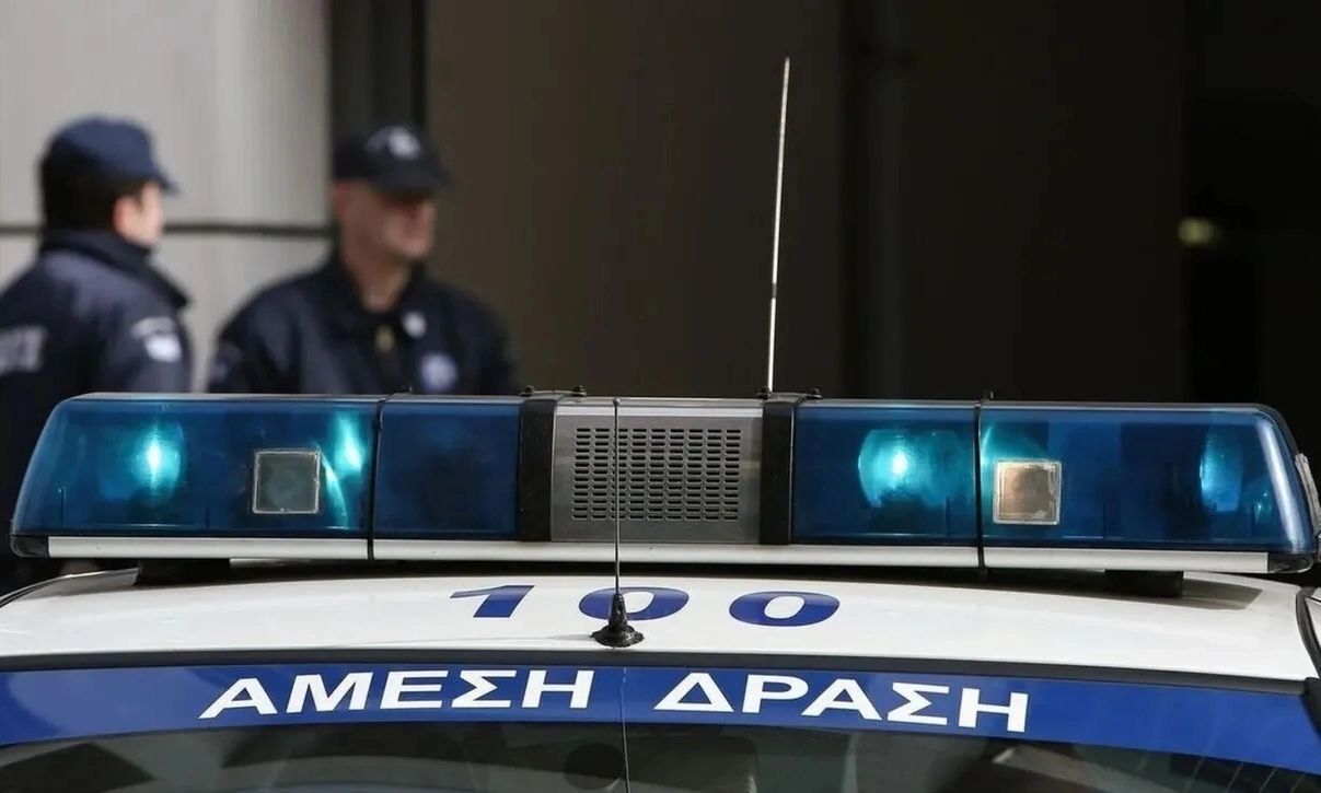 Πάτρα: Αστυνομικοί έσπασαν την πόρτα για να σώσουν γυναίκα που ξυλοκοπήθηκε άγρια από τον σύζυγό της