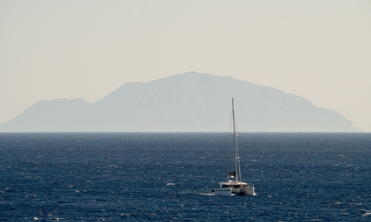 Προσάραξη ιστιοφόρου σκάφους στη Μακρόνησο