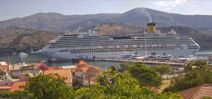 Έρχονται δύο γιγαντιαία κρουαζιερόπλοια και φέρνουν 8.000 κόσμο