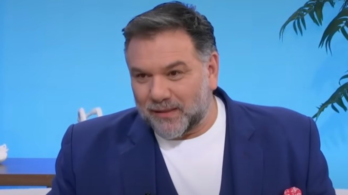 Γρηγόρης Αρναούτογλου: Εσπευσμένα στο νοσοκομείο με αφόρητους πόνου