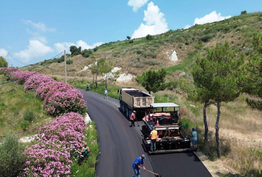 Συνεχίζονται οι ασφαλτοστρώσεις στο Ληξούρι