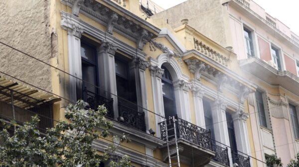 Δύο συλλήψεις για την υπόθεση της φονικής επίθεσης στη Marfin με τους τρεις νεκρούς