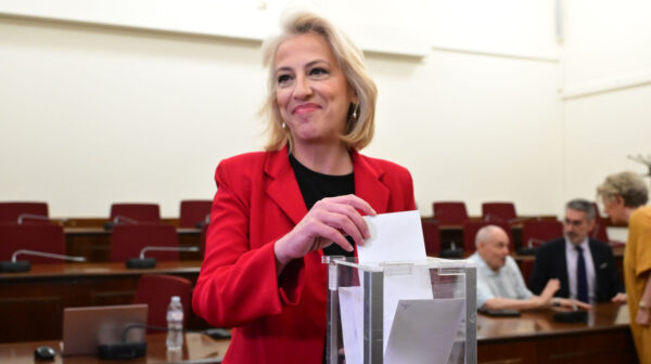Εξελέγη με επτά υπέρ κι ένα λευκό η Δούρου: Ξεκινάμε για την αναγέννηση του ΣΥΡΙΖΑ