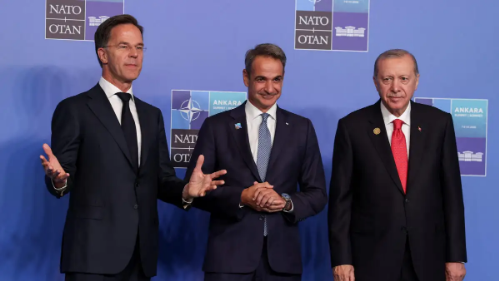 Γιώργος Μεσσάρης: Από αναισθησία σχίζουμε