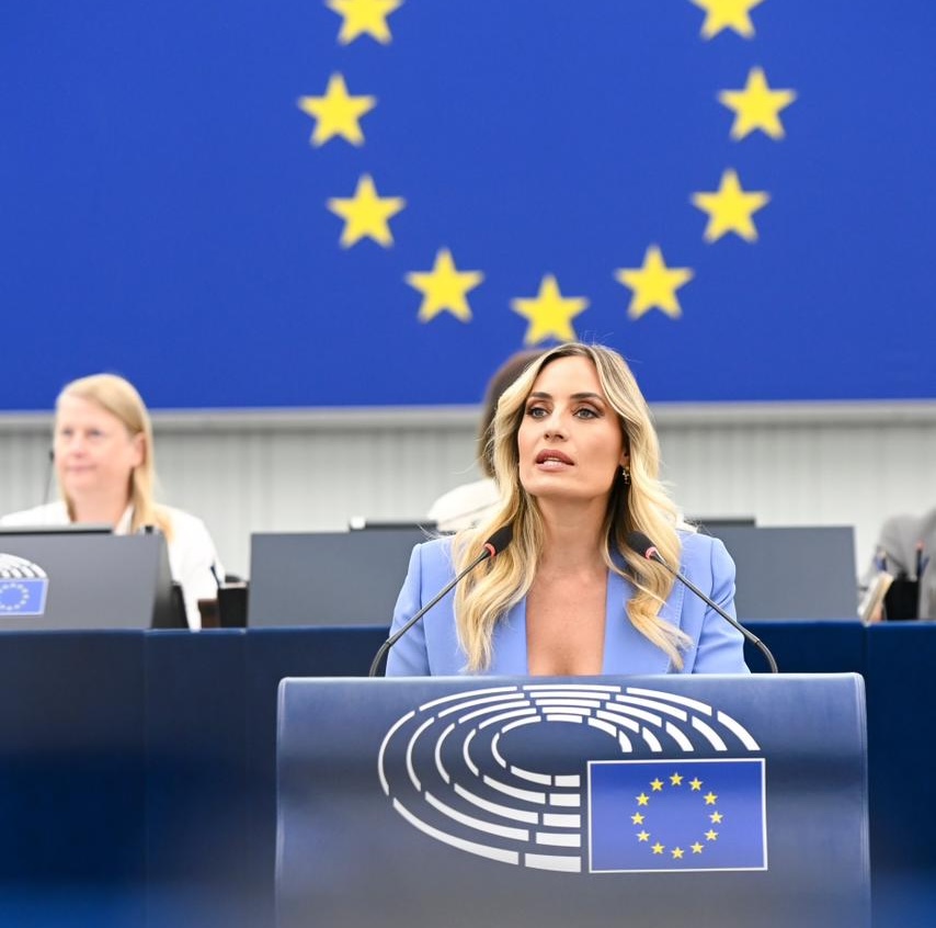 Ιστορική απόφαση του Ευρωκοινοβουλίου με σφραγίδα Ελεονώρας Μελέτη