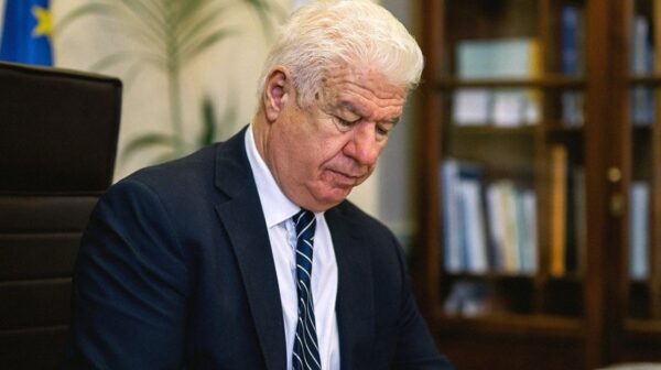 Προσκλήσεις προϋπολογισμού 39,25 εκατ. ευρώ υπέγραψε ο Περιφερειάρχης Ι.Ν.