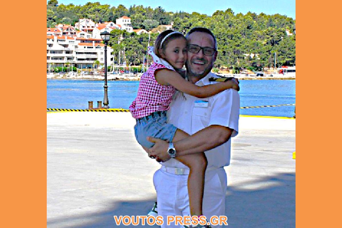 Συγκινητικές στιγμές ζήσαμε στο μπαστούνι, με τον επικεφαλής των «Αετών» Διονύση Λυκούδη να υποδέχεται με τιμές τον πλοίαρχο Ηλία Στεφανάτο