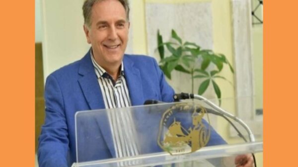Το τελευταίο χειροκρότημα στο τελευταίο αντίο Αντίο Μάρω…