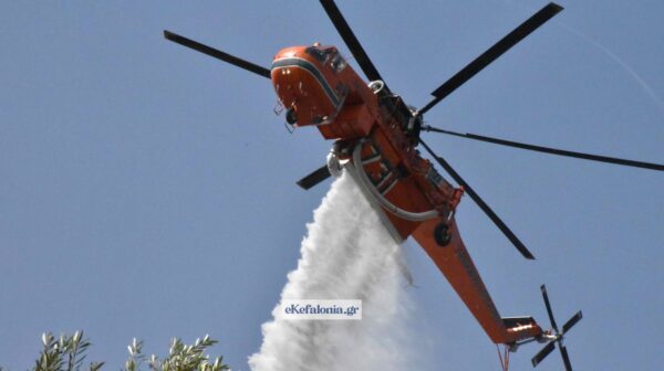 Υπό πλήρη έλεγχο η φωτιά στα Καλλιγάτα Κεφαλονιάς
