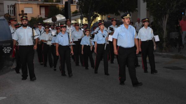 Αργοστόλι: Με κατάνυξη η λιτάνευση της εικόνας του Αγίου Σπυρίδωνα στη μνήμη των θυμάτων του 1953 [εικόνες +βίντεο]