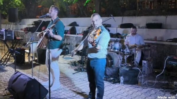 Ένα αυθεντικό νησιώτικο γλέντι εχθές το βράδυ στα Πουλάτα